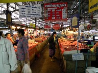 市場のお肉売り場